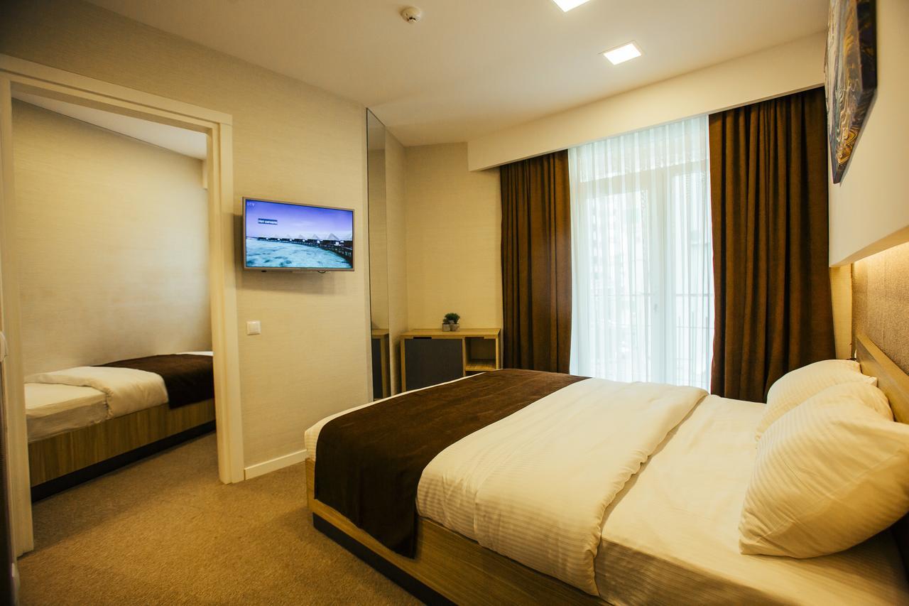 Hotel West Batumi Exterior photo