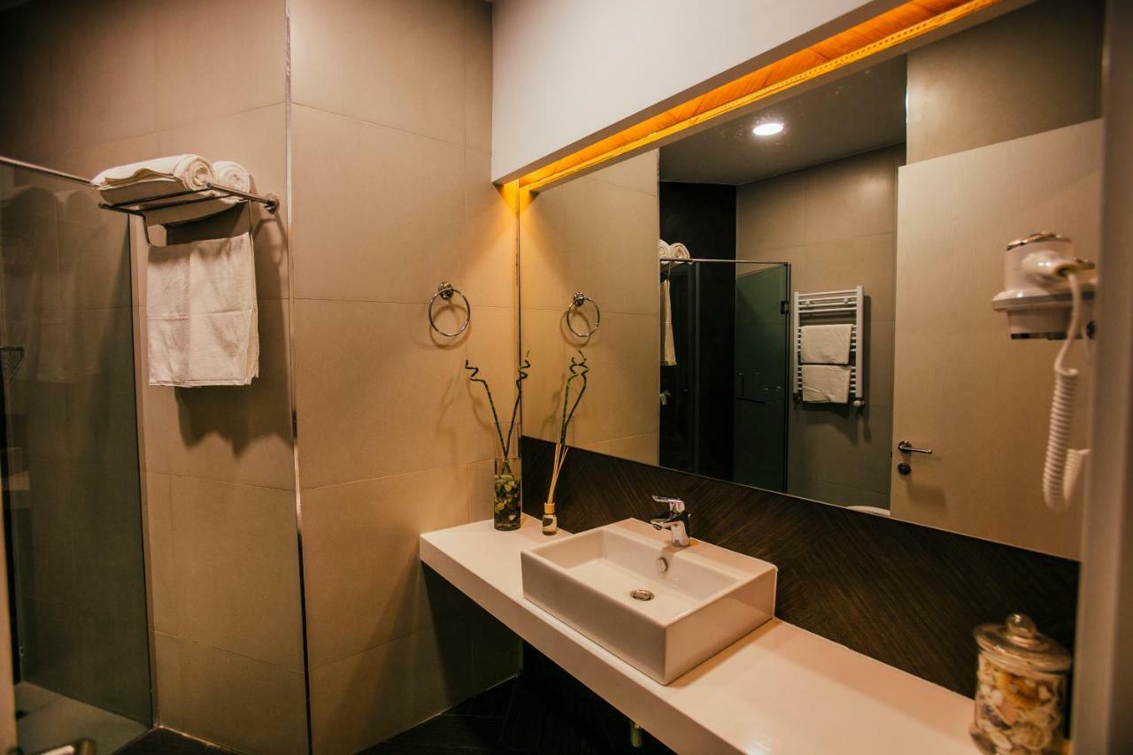 Hotel West Batumi Exterior photo